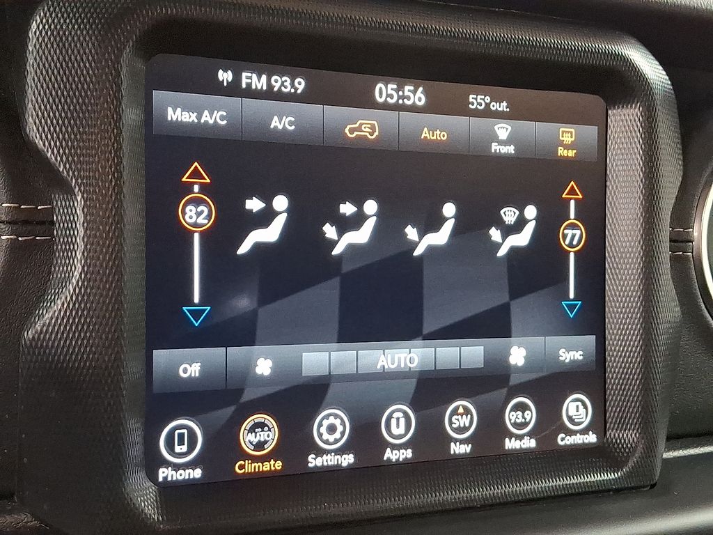 2023 Jeep Wrangler Sahara 17