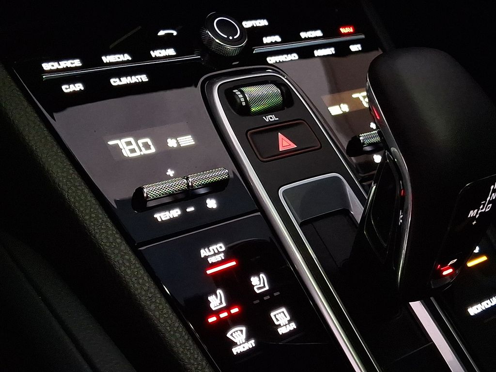 Thumbnail: 2023 Porsche Cayenne - 12