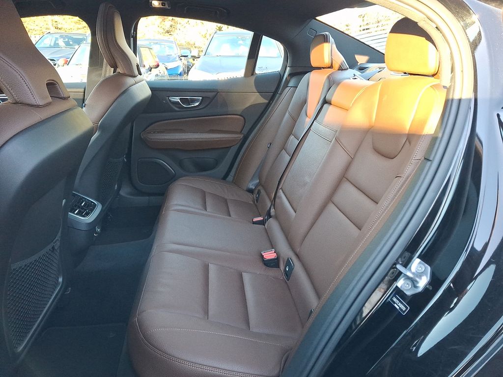 Thumbnail: 2019 Volvo S60 - 7