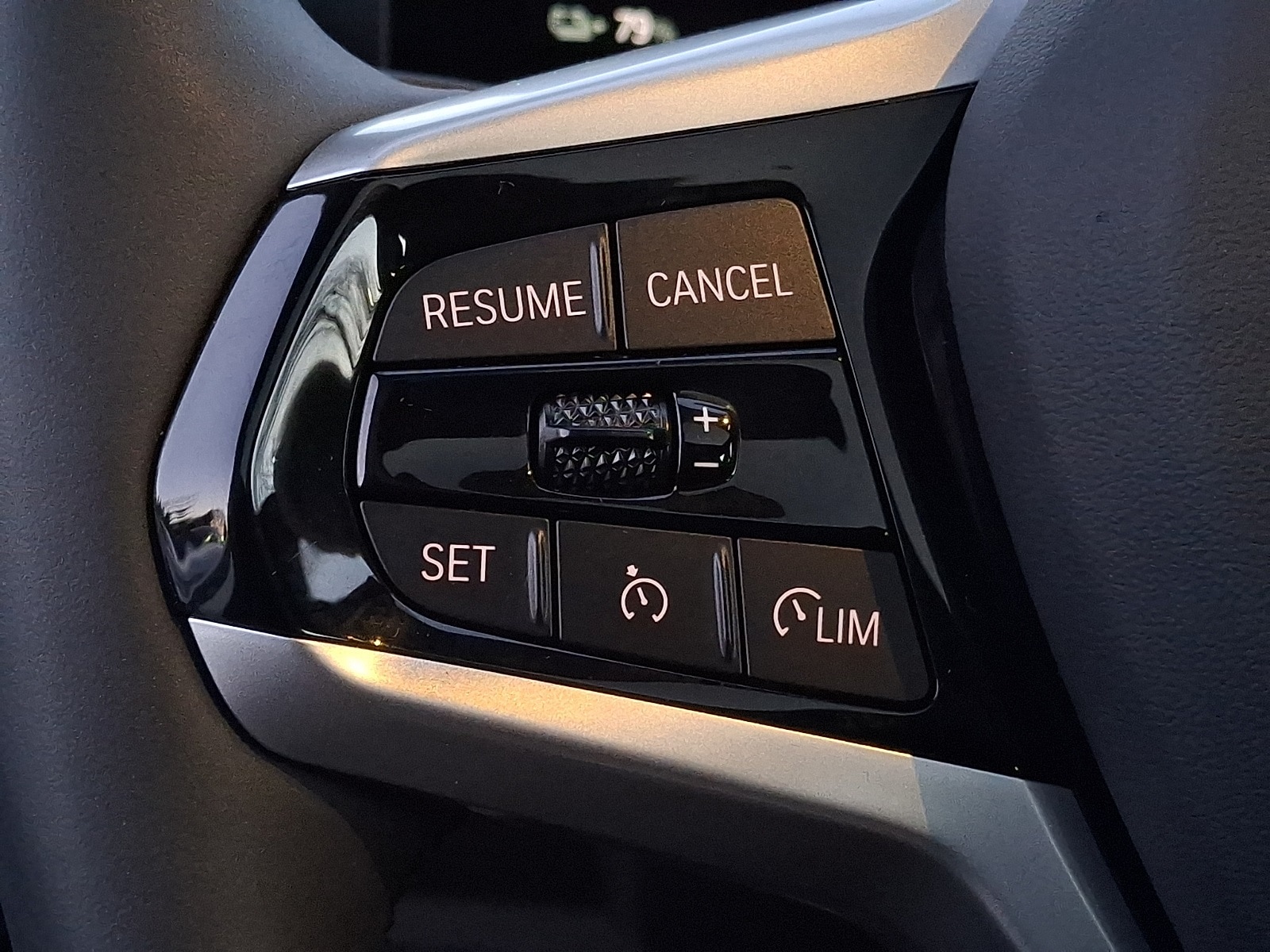 Thumbnail: 2025 BMW i4 - 19