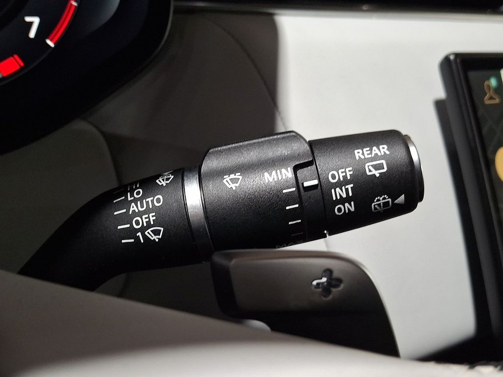 Thumbnail: 2023 Land Rover Range Rover Sport - 21