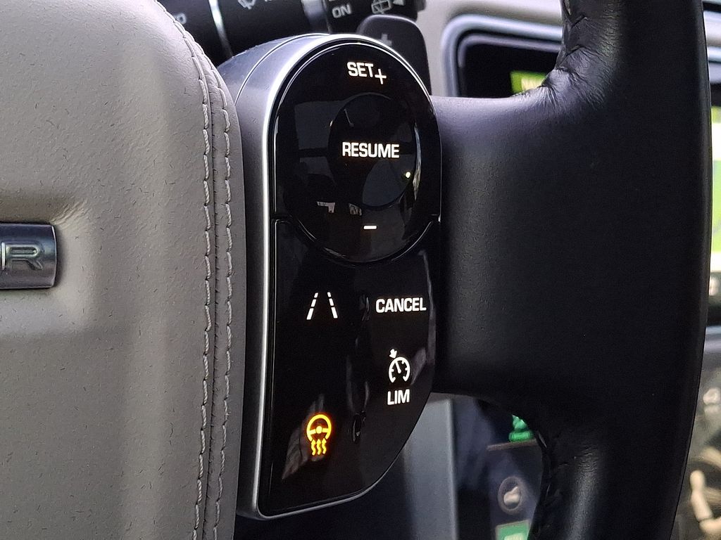 Thumbnail: 2022 Land Rover Range Rover - 16