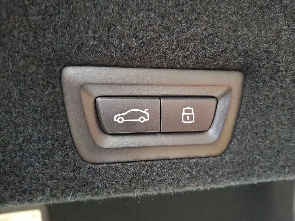 Thumbnail: 2023 BMW 7 Series - 27