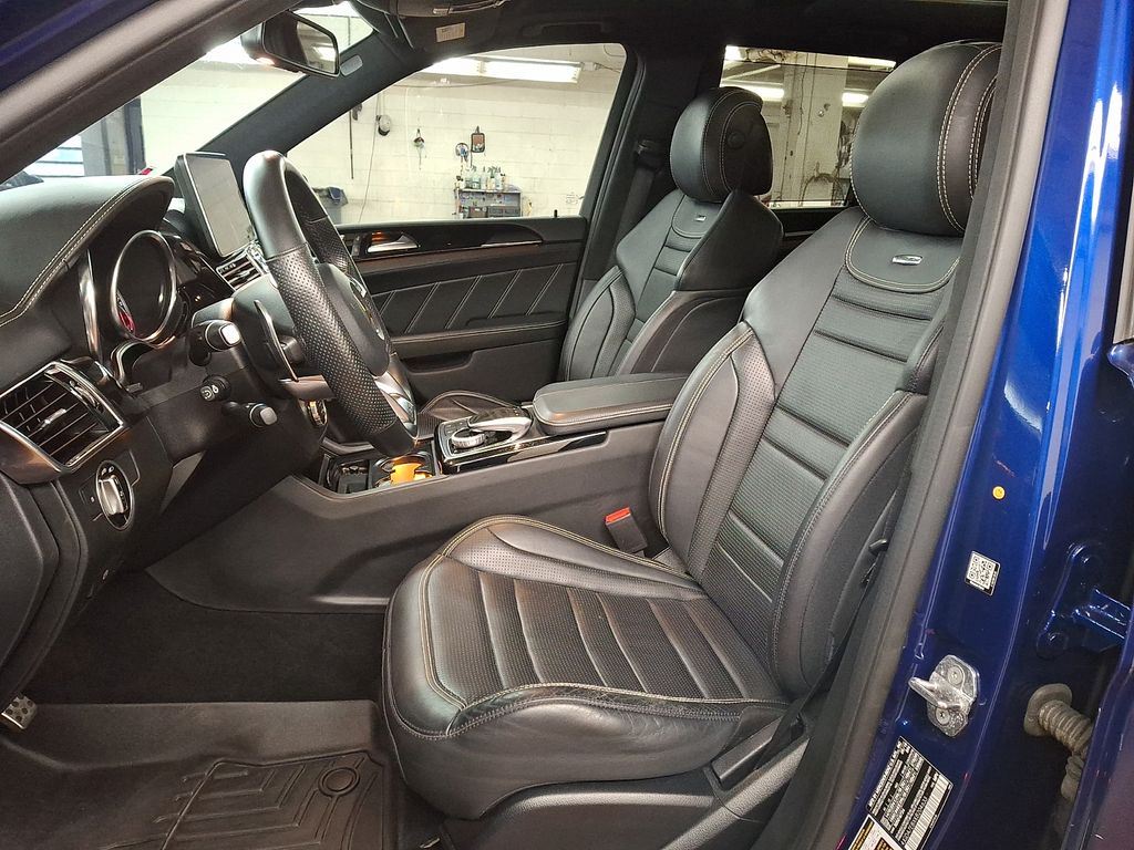 Thumbnail: 2019 Mercedes-Benz GL-Class - 11