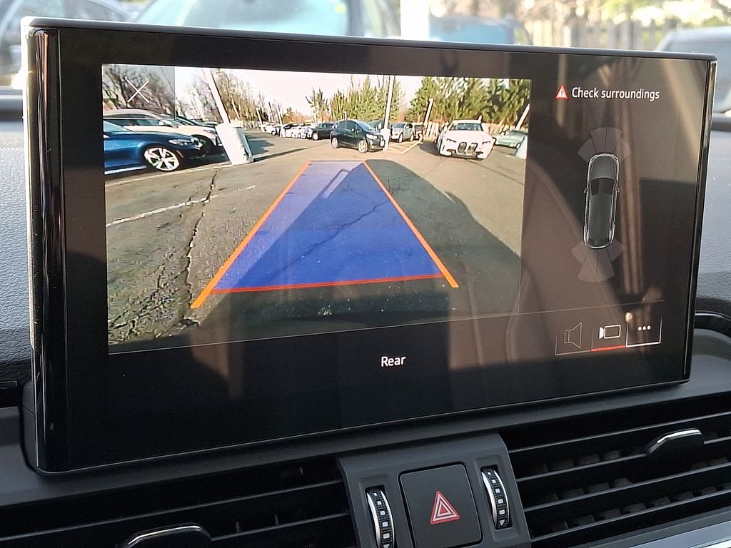 Thumbnail: 2022 Audi Q5 - 16