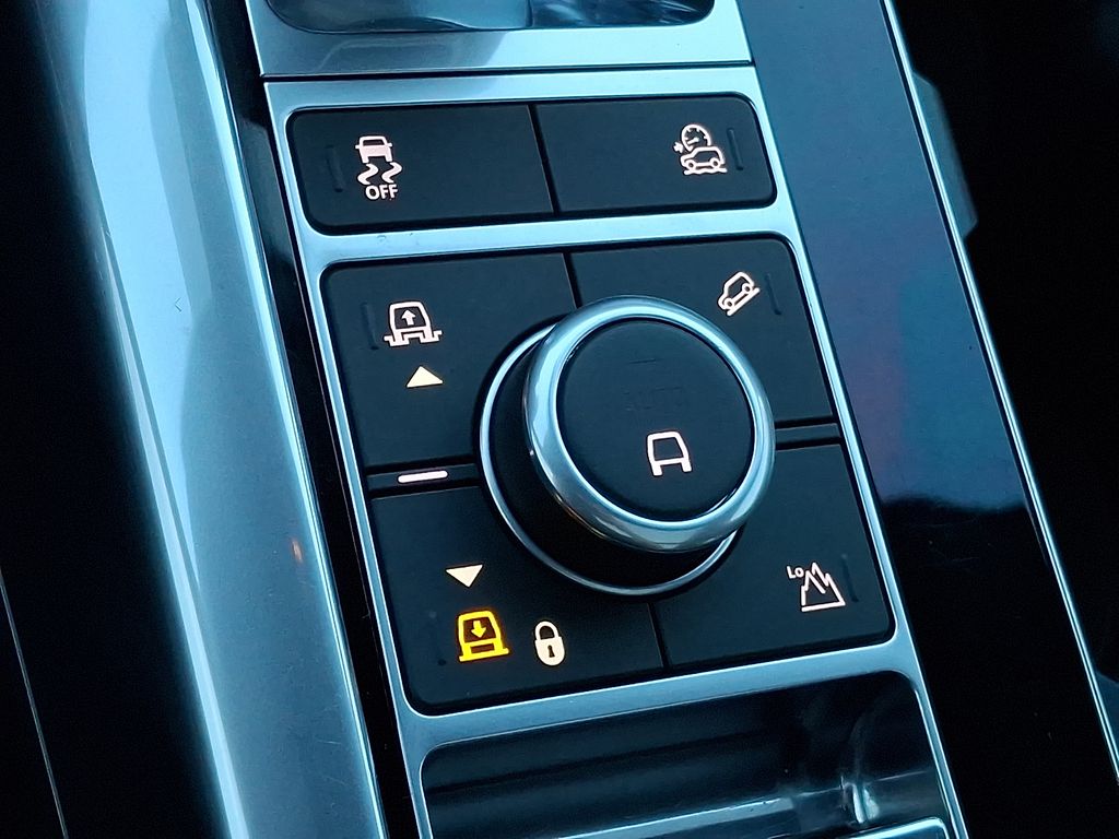 Thumbnail: 2022 Land Rover Range Rover Sport - 18