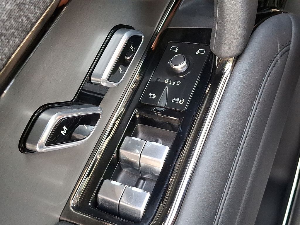 Thumbnail: 2023 Land Rover Range Rover Sport - 21