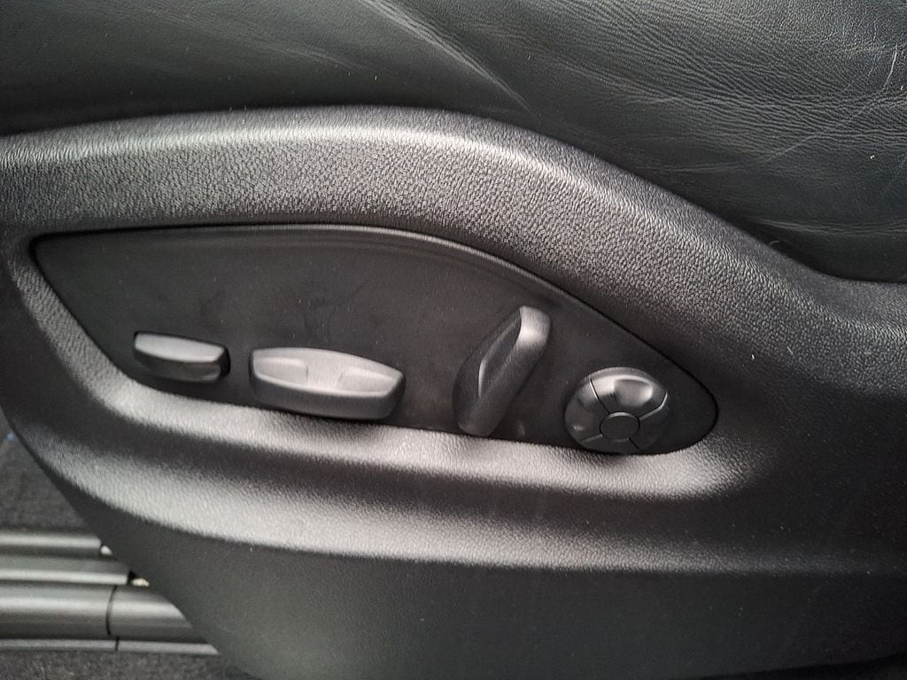 Thumbnail: 2023 Porsche Cayenne - 10