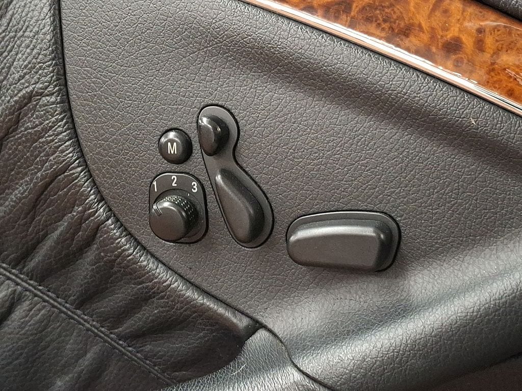 Thumbnail: 2008 Mercedes-Benz CLK - 22