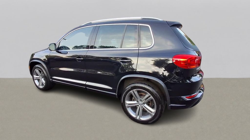 Thumbnail: 2017 Volkswagen Tiguan - 6