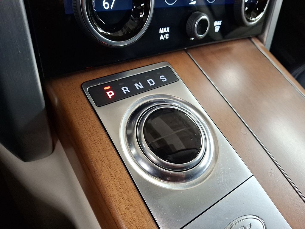 Thumbnail: 2021 Land Rover Range Rover - 11