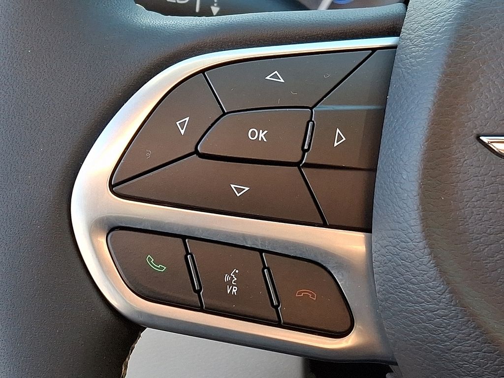 Thumbnail: 2023 Chrysler Pacifica - 18