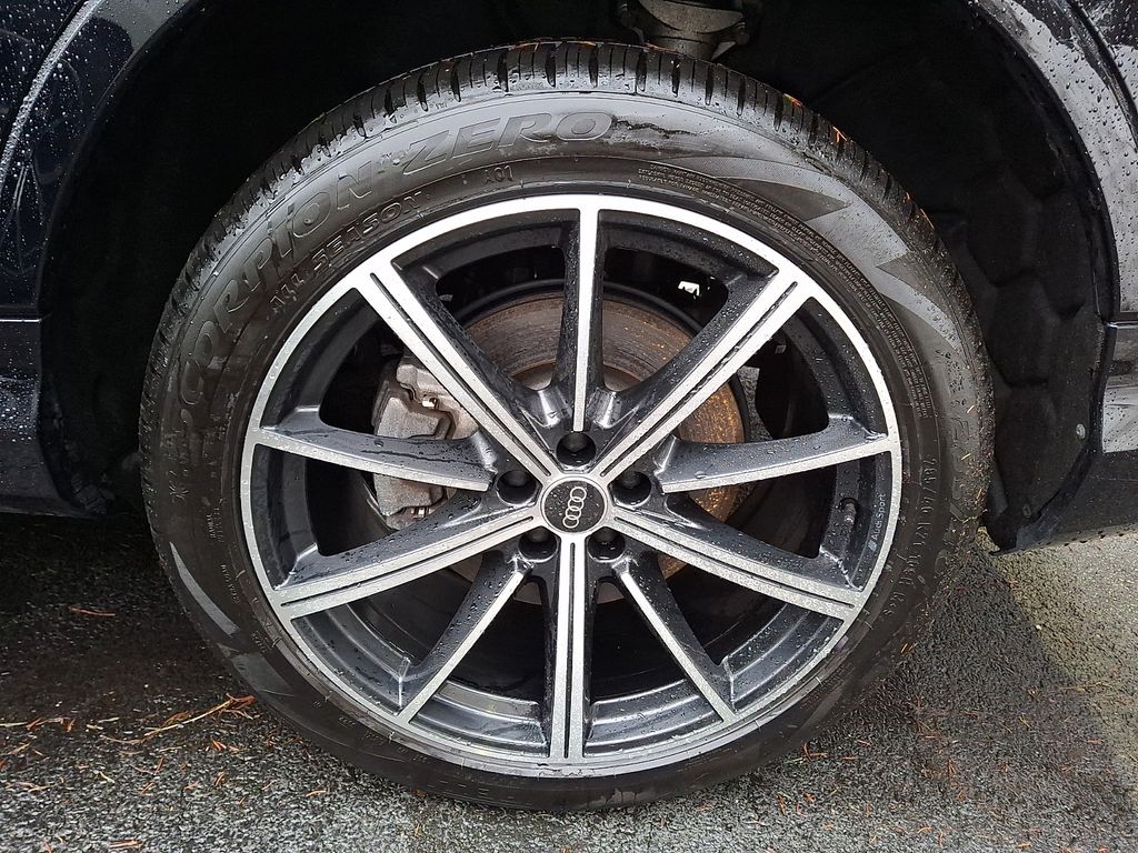 Thumbnail: 2021 Audi Q7 - 6