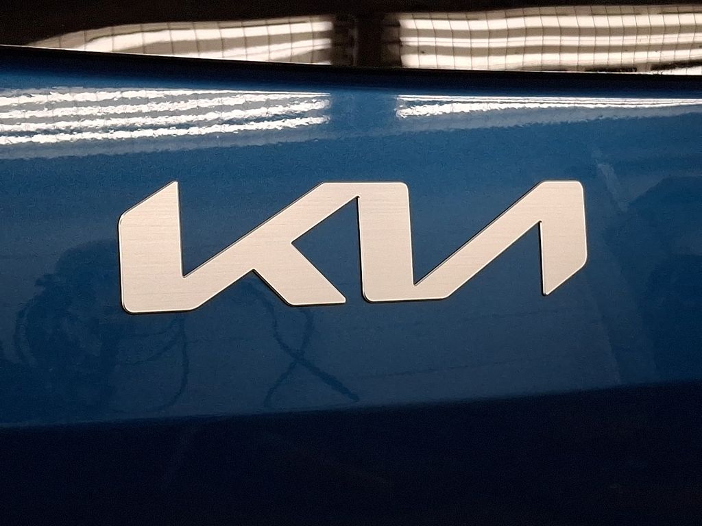 Thumbnail: 2024 Kia EV9 - 28