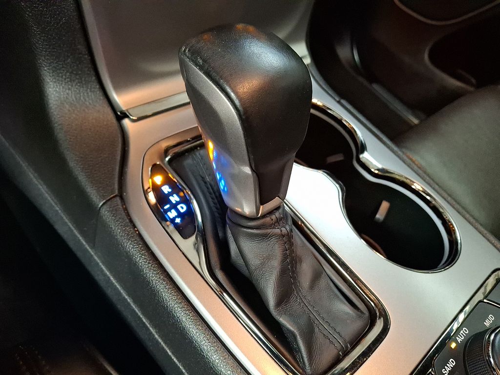 Thumbnail: 2020 Jeep Grand Cherokee - 13