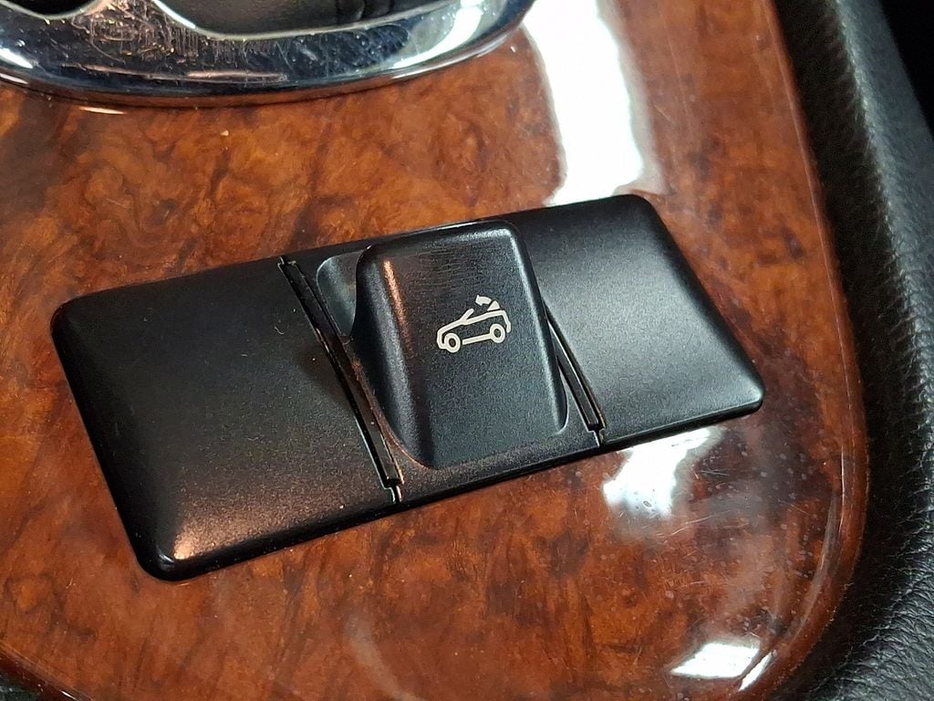 Thumbnail: 2008 Mercedes-Benz CLK - 20