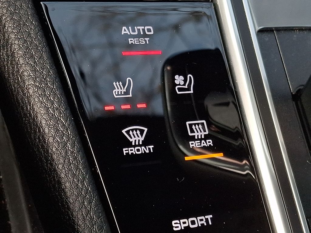 Thumbnail: 2023 Porsche Cayenne - 22