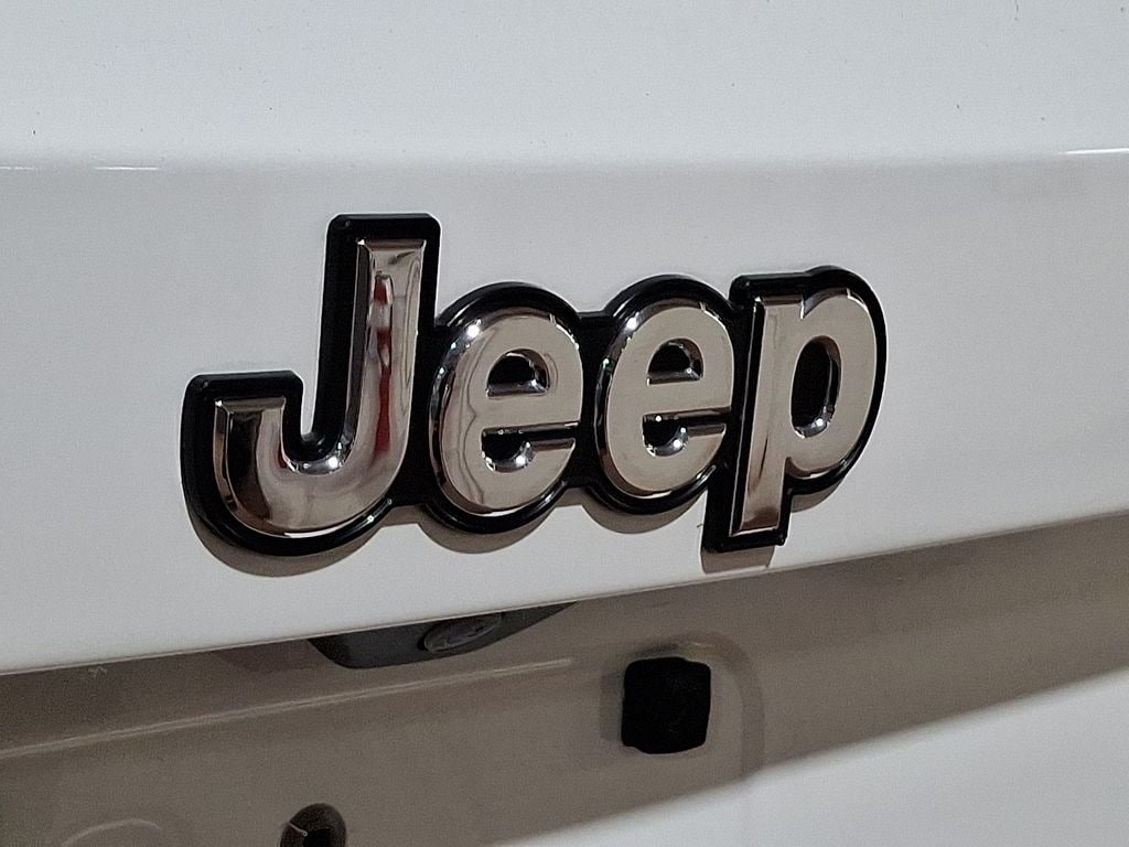 Thumbnail: 2020 Jeep Renegade - 26