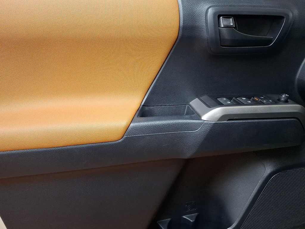 2019 Toyota Tacoma  9