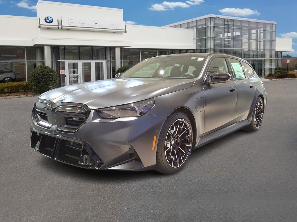 Thumbnail: 2026 BMW M5 - 1