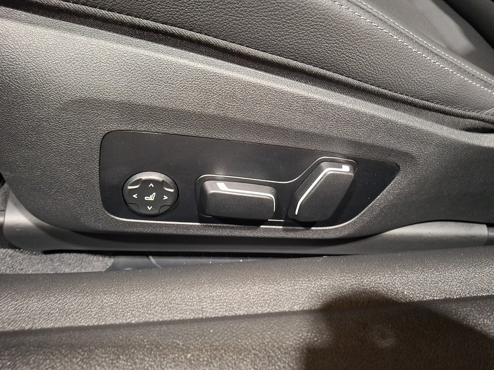 Thumbnail: 2025 BMW 4 Series - 10