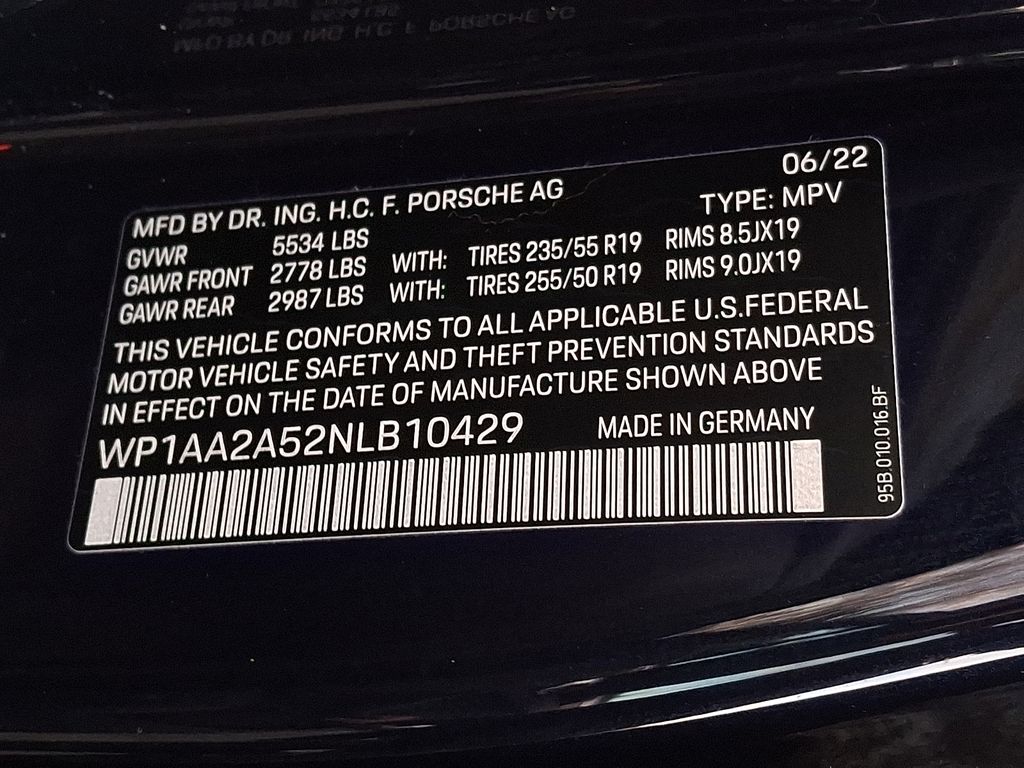 Thumbnail: 2022 Porsche Macan - 26