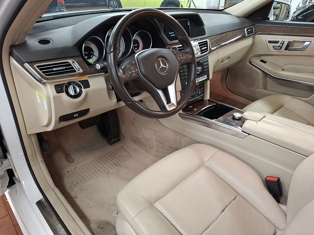 Thumbnail: 2014 Mercedes-Benz E-Class - 9