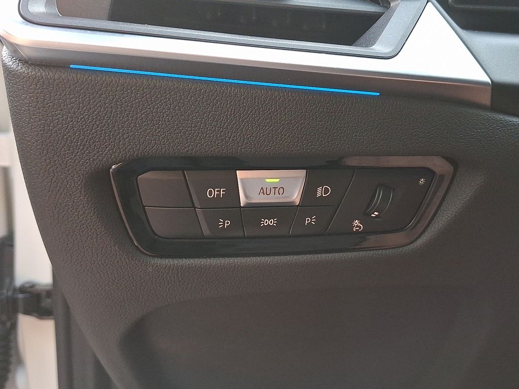 2024 BMW 3 Series 330e xDrive 25