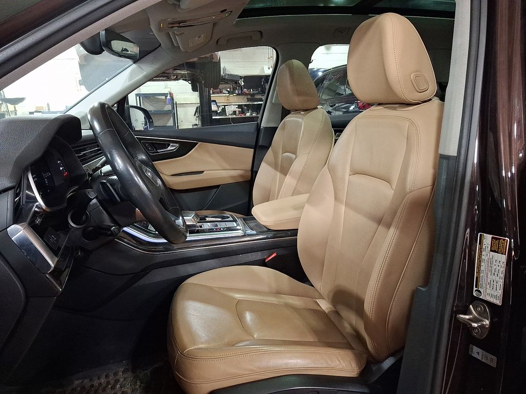 Thumbnail: 2021 Audi Q7 - 10
