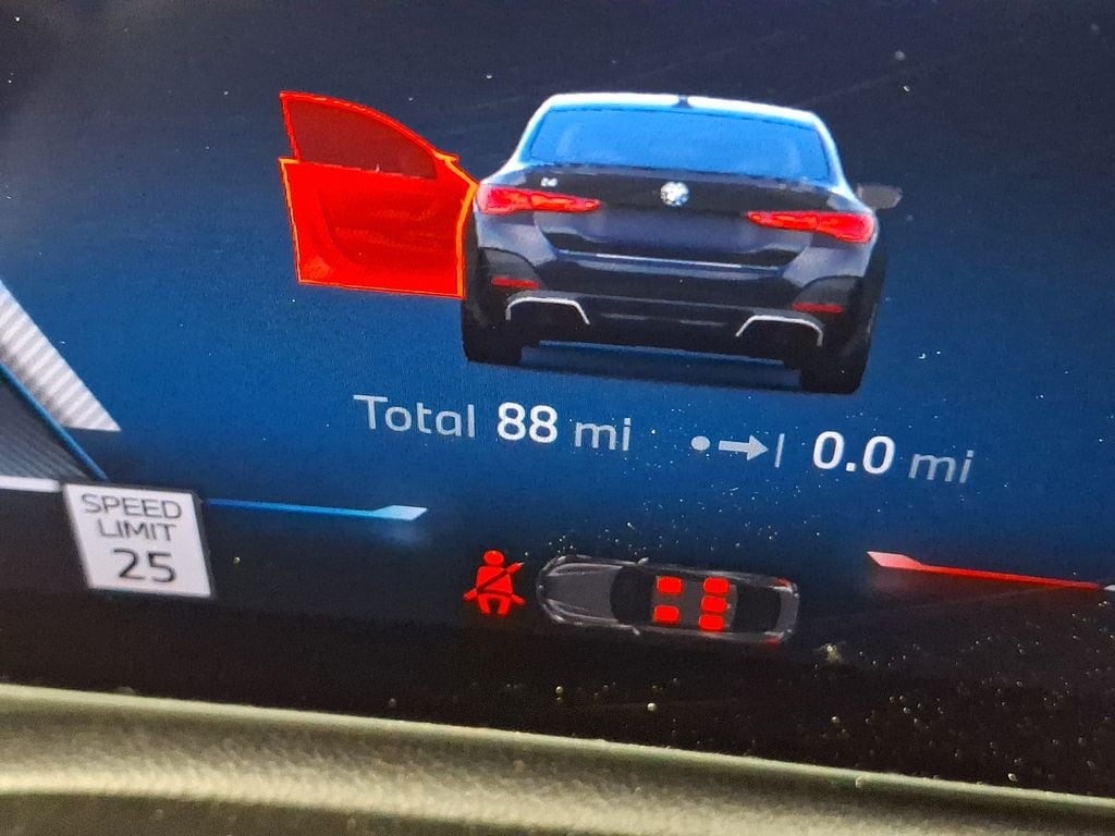 Thumbnail: 2025 BMW i4 - 16