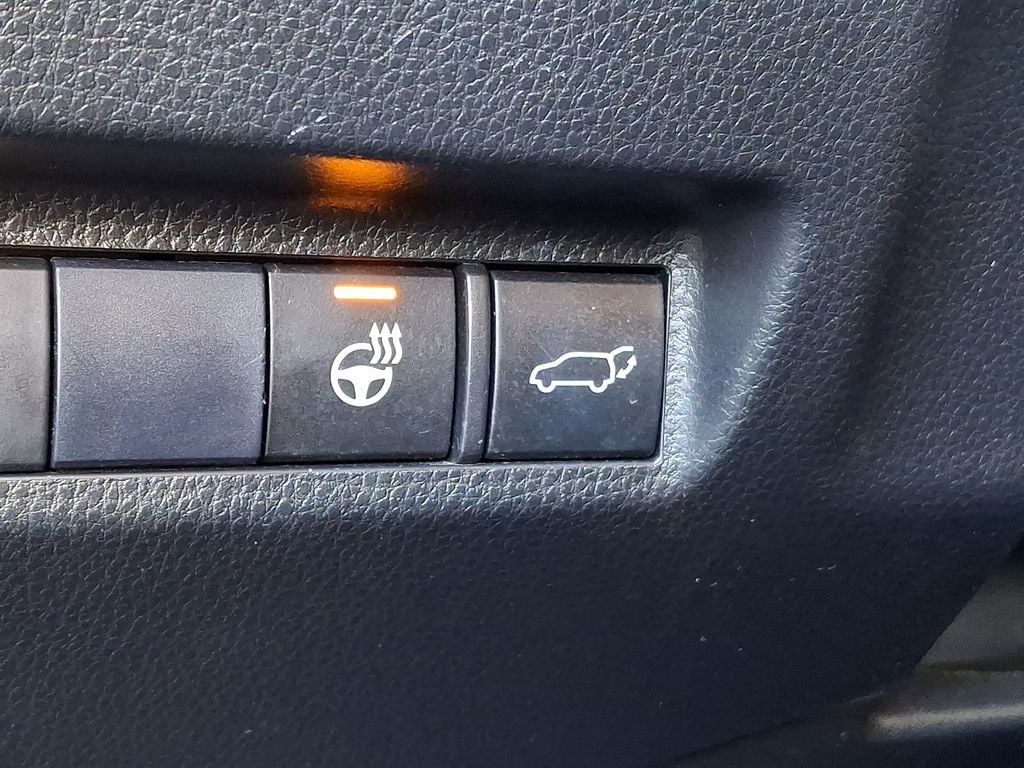 Thumbnail: 2020 Toyota RAV4 - 24