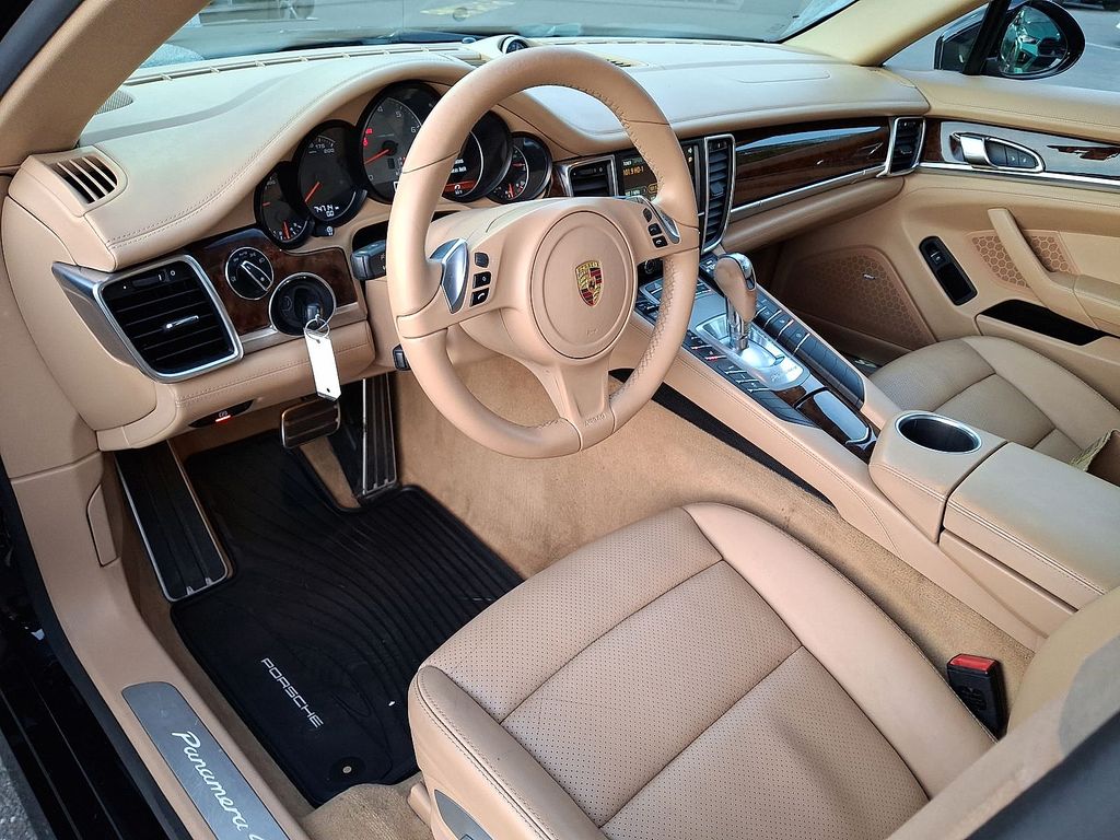 Thumbnail: 2015 Porsche Panamera - 20