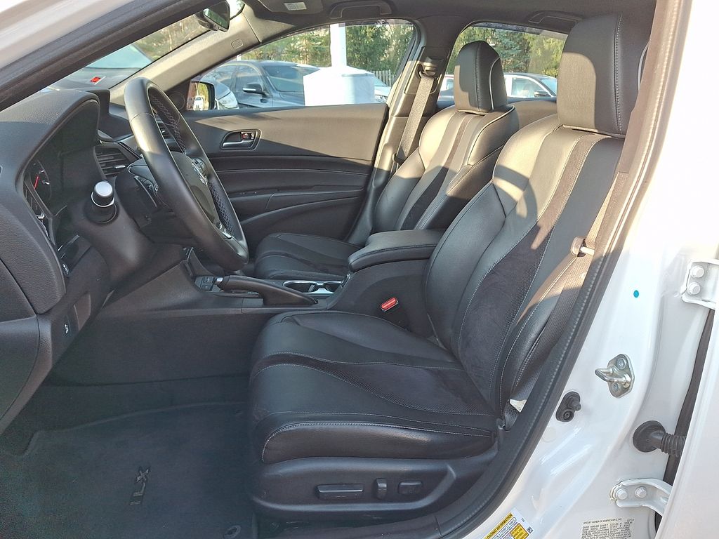 Thumbnail: 2019 Acura ILX - 10