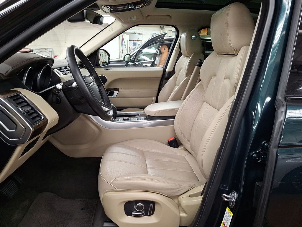 Thumbnail: 2017 Land Rover Range Rover Sport - 9
