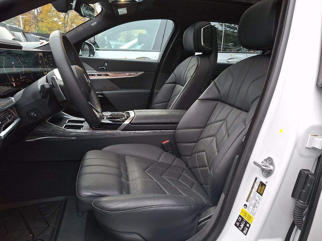 Thumbnail: 2023 BMW 7 Series - 9