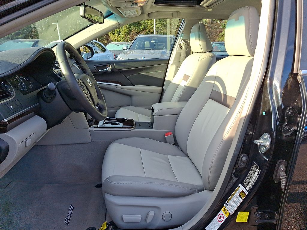 Thumbnail: 2014 Toyota Camry - 10