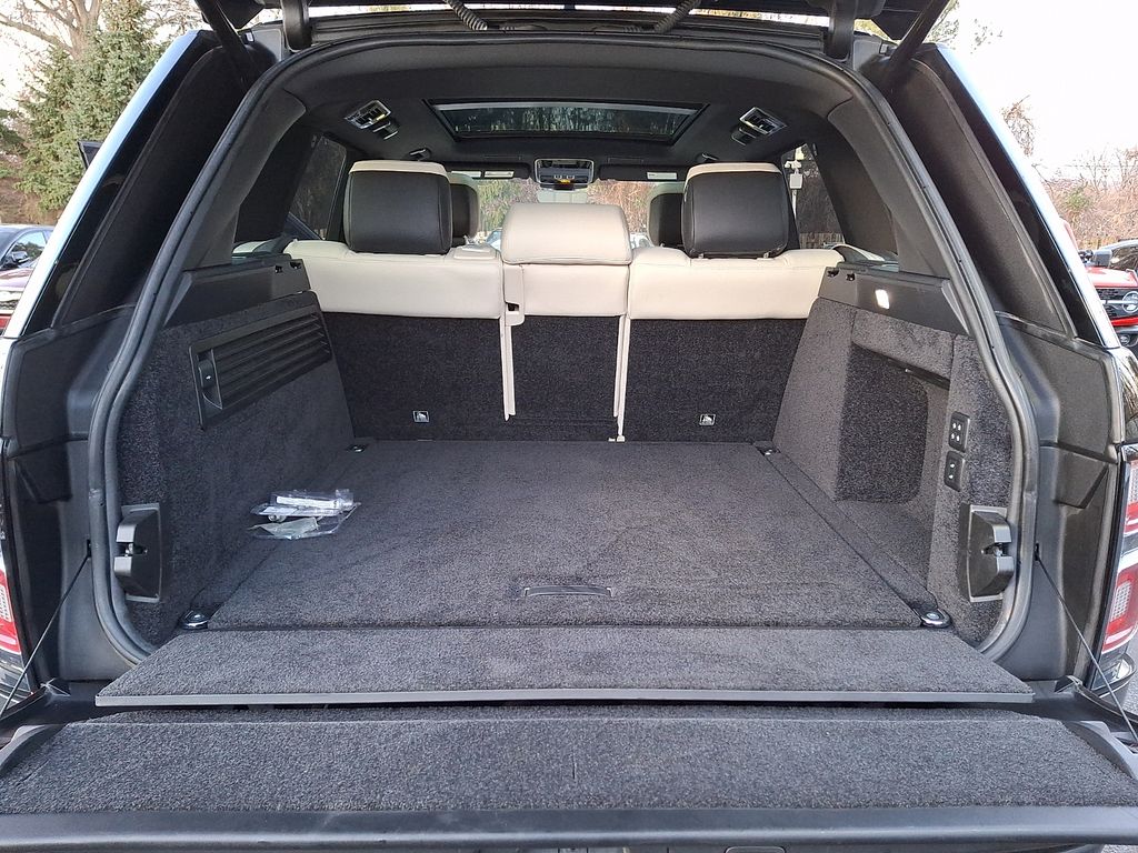 Thumbnail: 2022 Land Rover Range Rover - 25