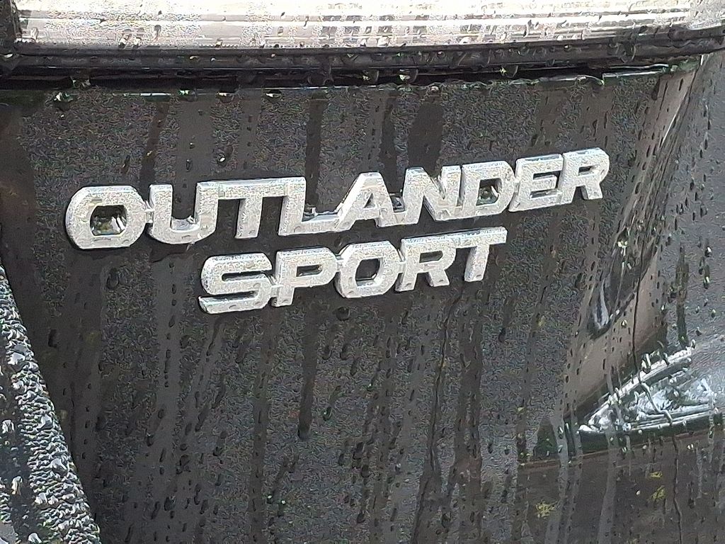 2022 Mitsubishi Outlander Sport ES 29