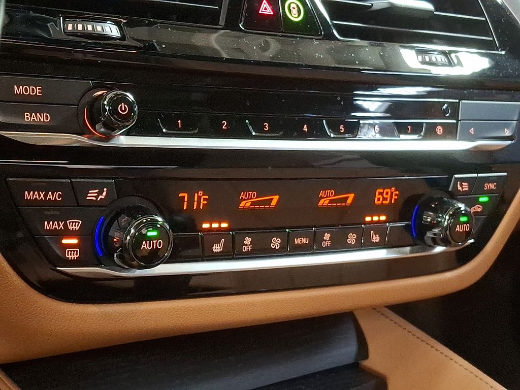 Thumbnail: 2022 BMW 5 Series - 14