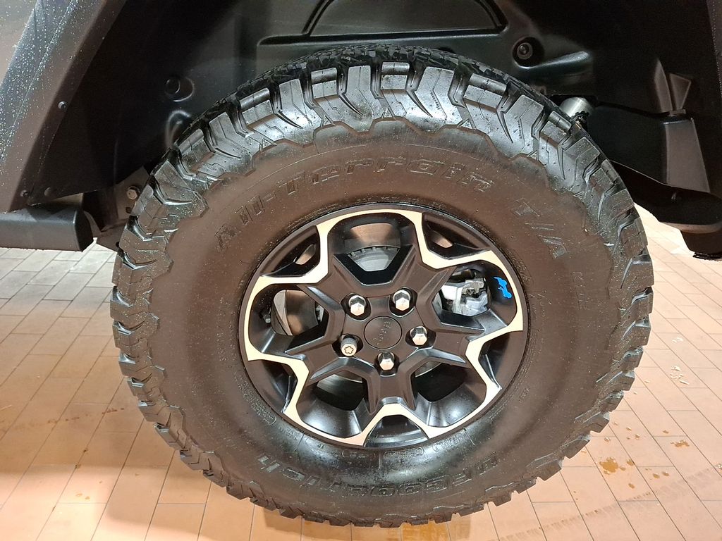 Thumbnail: 2021 Jeep Wrangler - 7