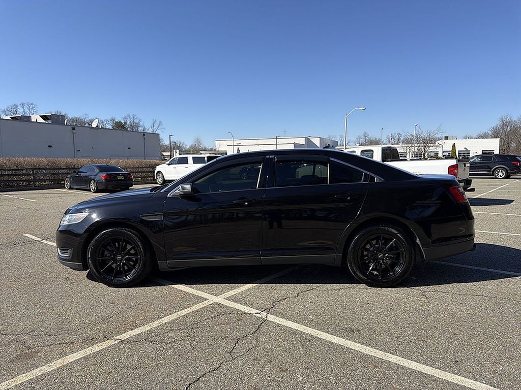 Thumbnail: 2019 Ford Taurus - 11