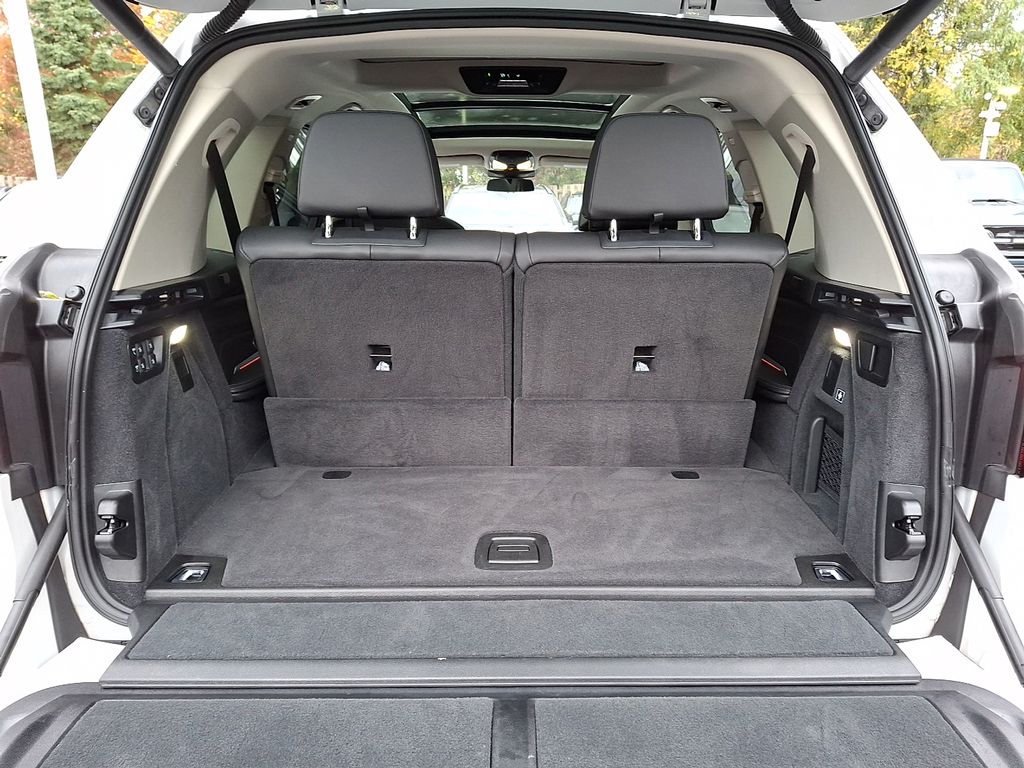 Thumbnail: 2024 BMW X7 - 27