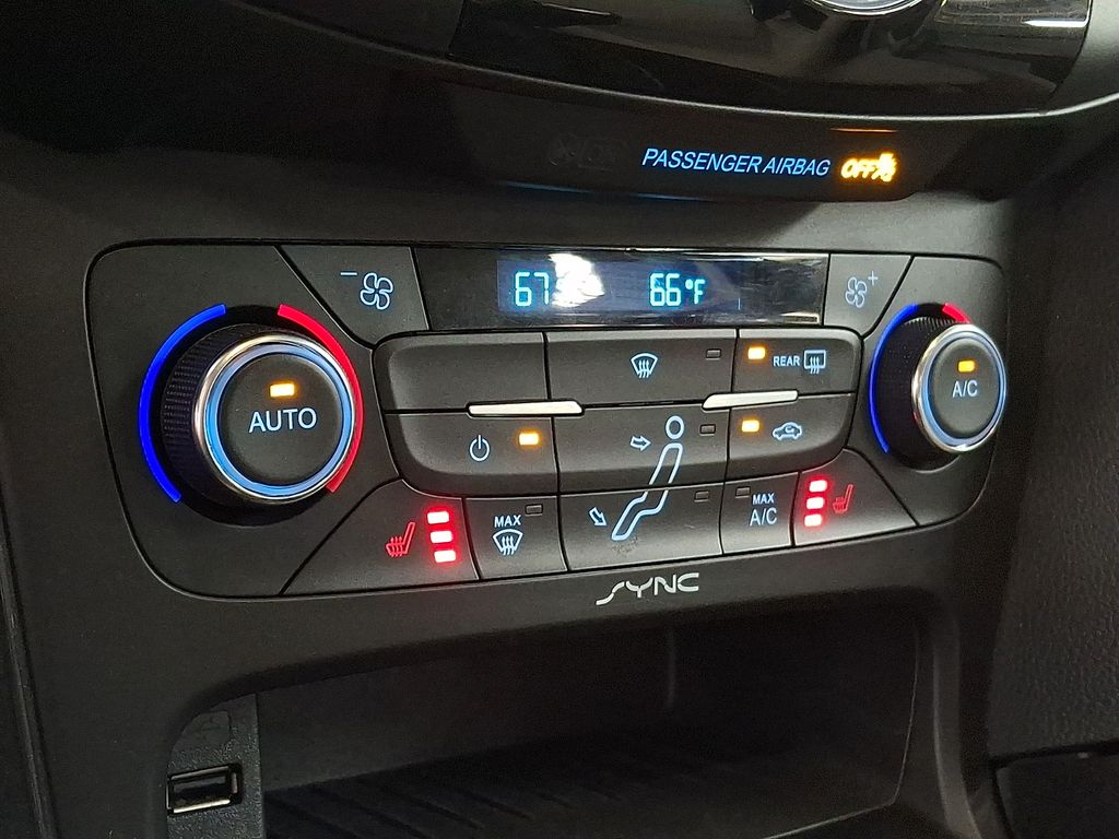 2016 Ford Focus Electric - Photo 11
