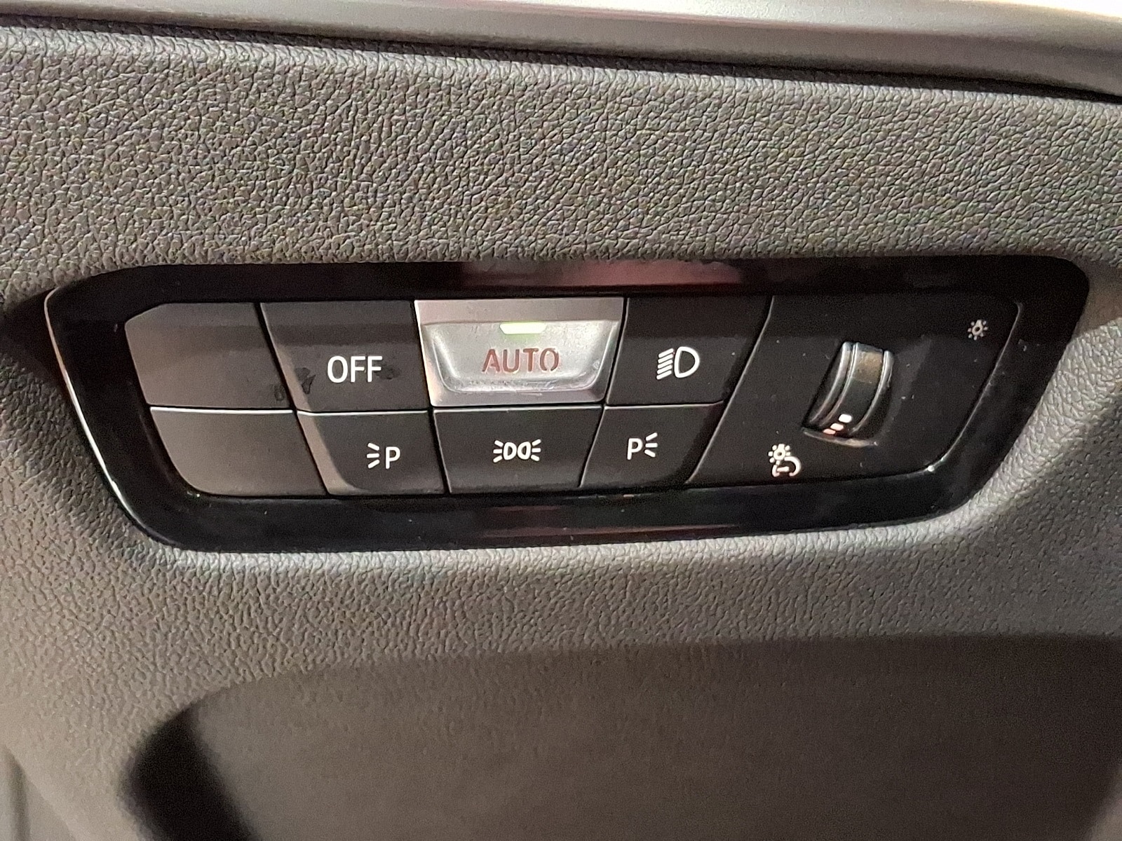 Thumbnail: 2025 BMW 3 Series - 24