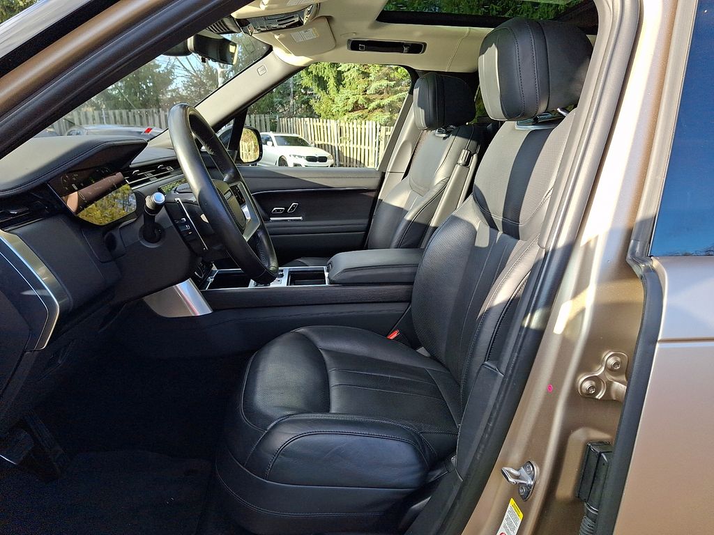 Thumbnail: 2023 Land Rover Range Rover - 9