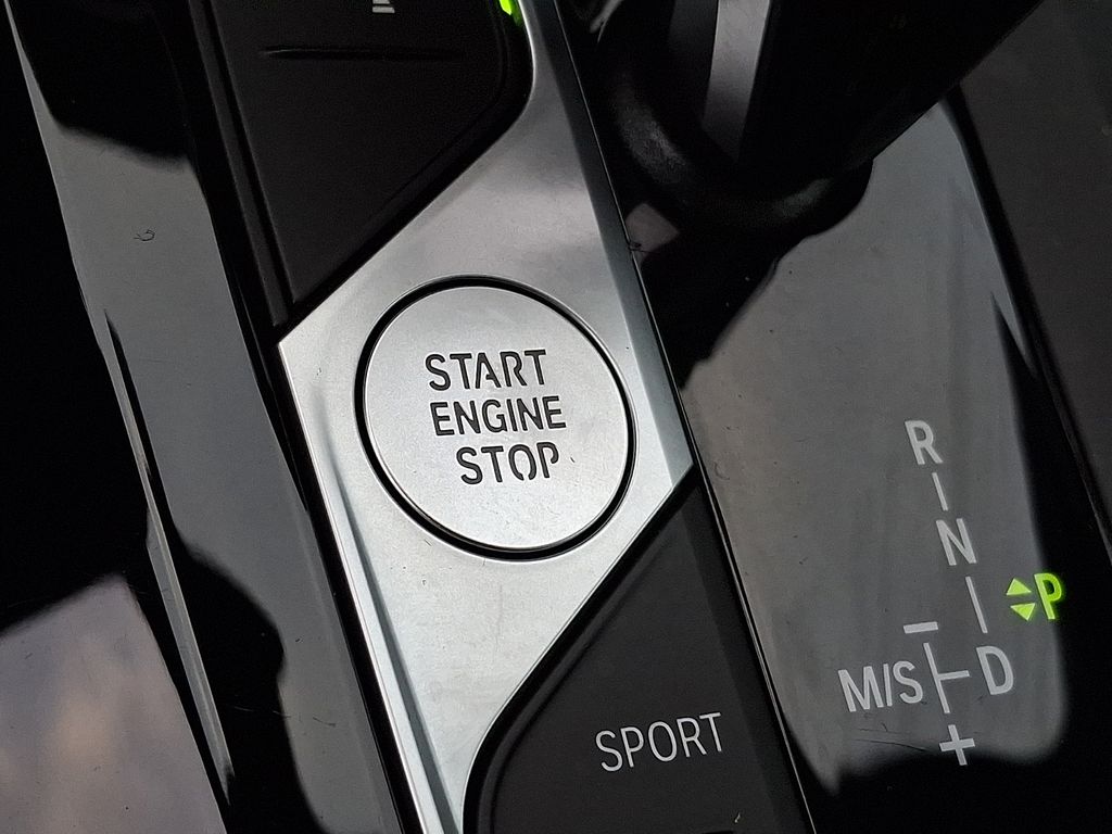 Thumbnail: 2025 BMW X4 - 22