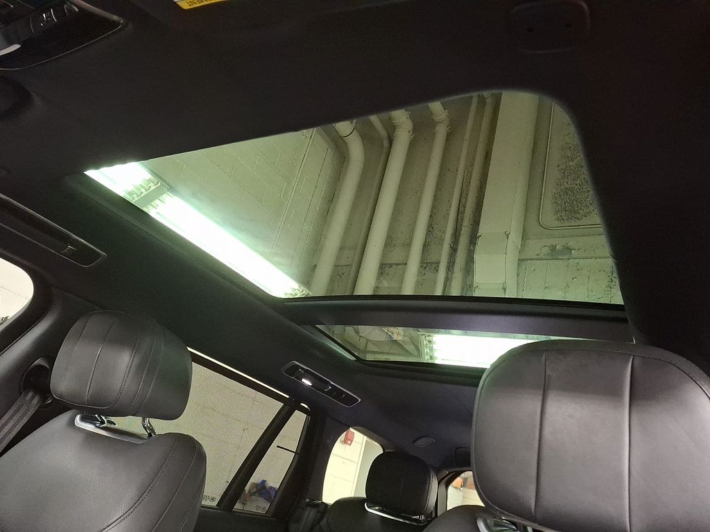 Thumbnail: 2023 Land Rover Range Rover - 9