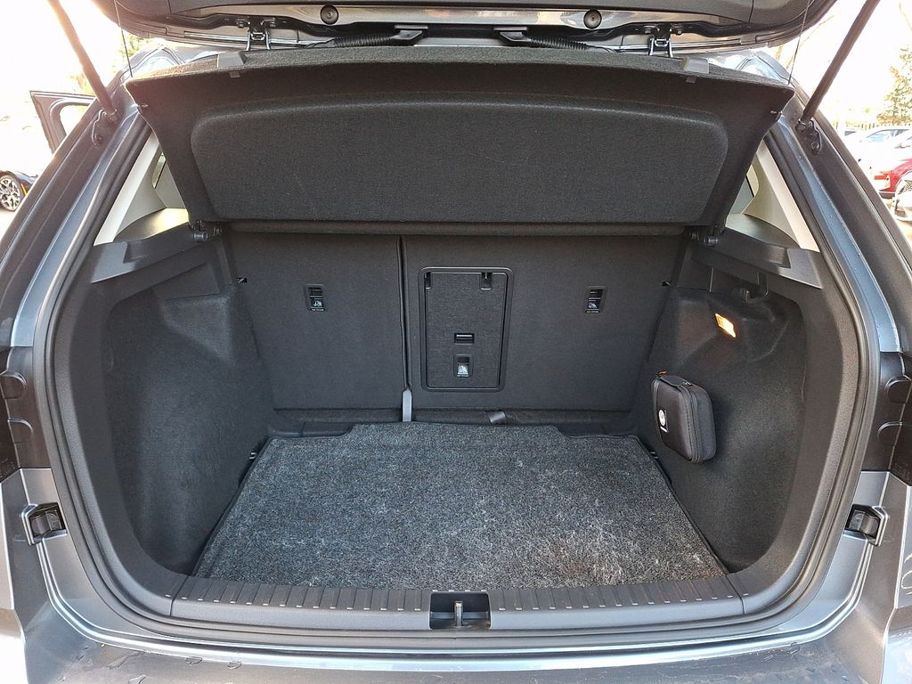 Thumbnail: 2022 Volkswagen Taos - 26