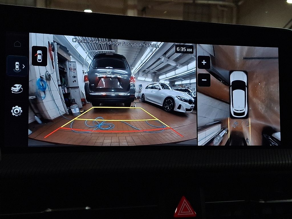Thumbnail: 2023 Kia EV6 - 17