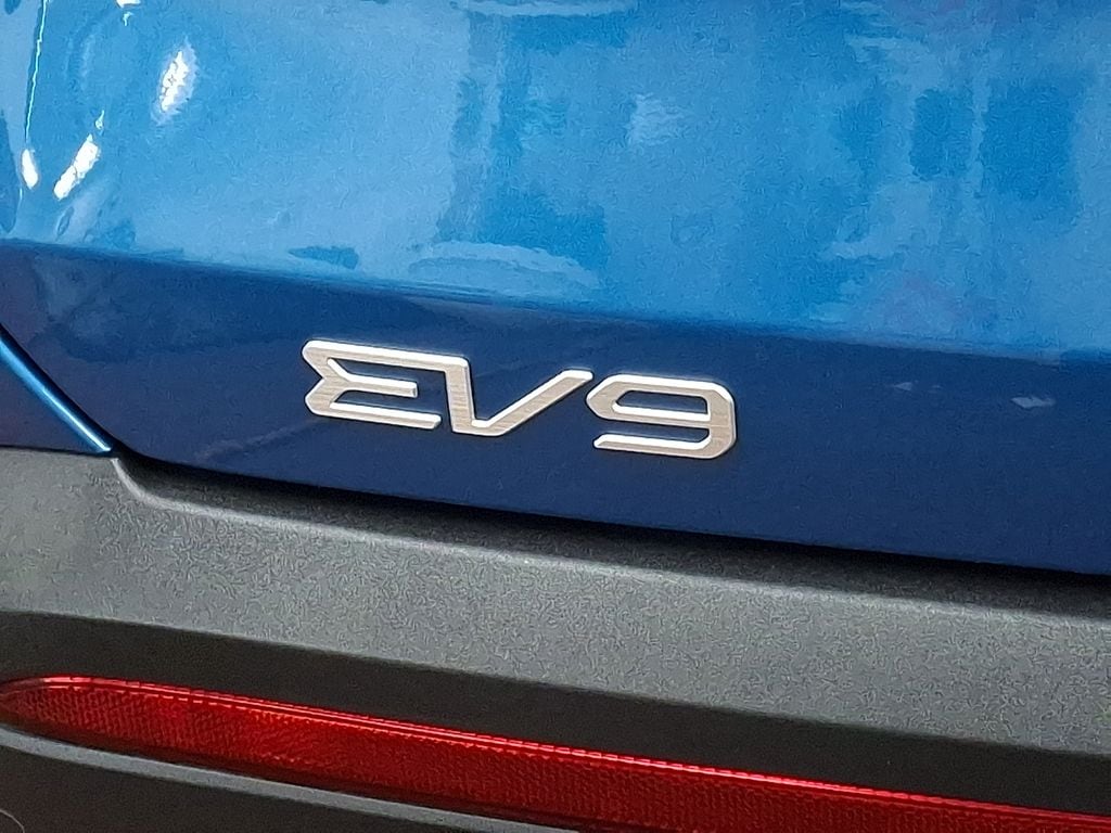 Thumbnail: 2024 Kia EV9 - 29